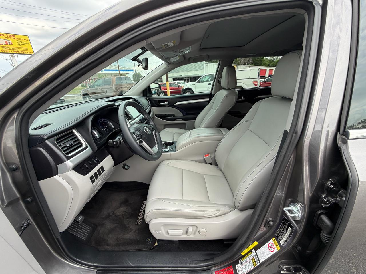 Toyota Highlander XLE FWD V6 2016