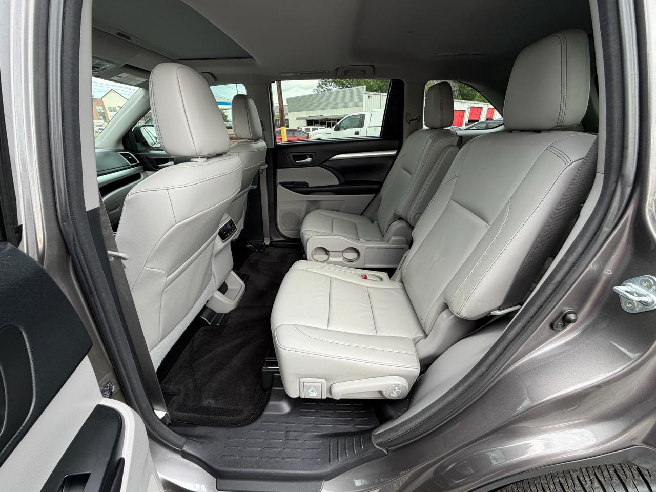 Toyota Highlander XLE FWD V6 2016