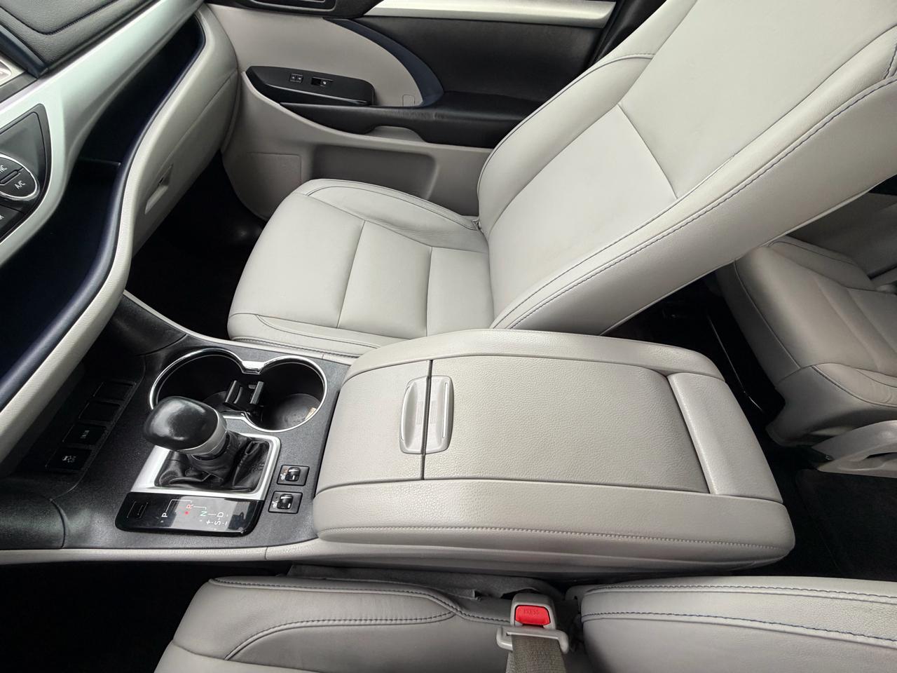 Toyota Highlander XLE FWD V6 2016