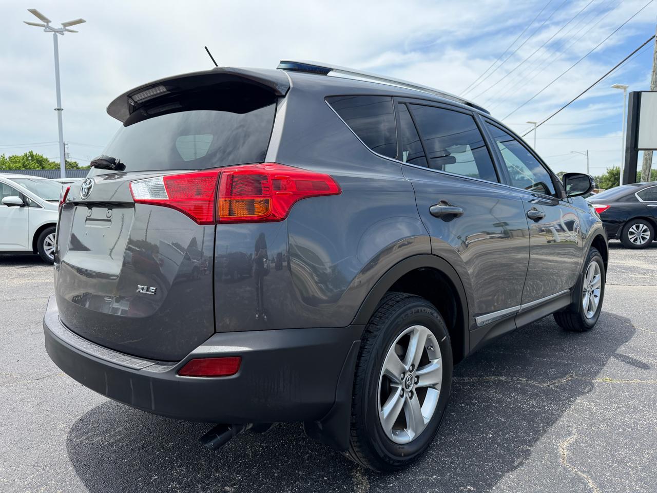 Toyota RAV4 XLE FWD 2015