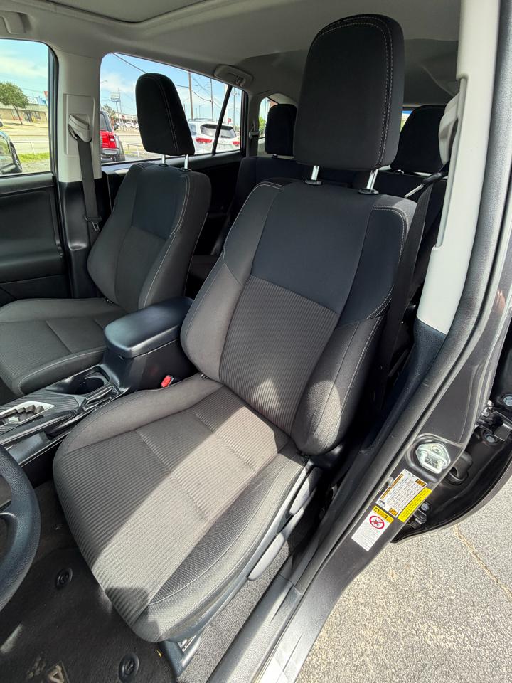 Toyota RAV4 XLE FWD 2015