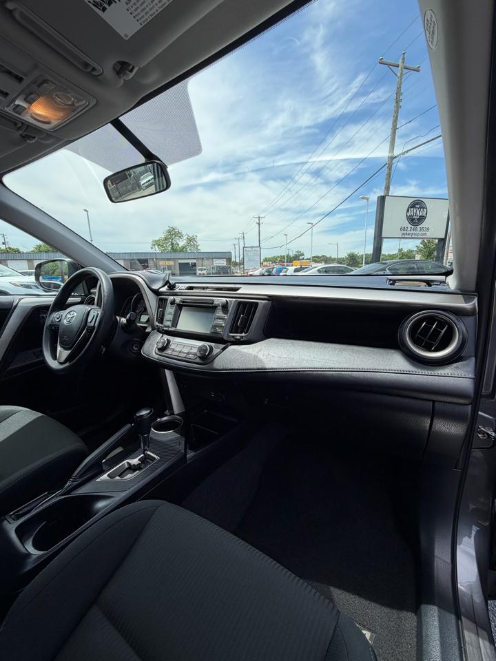 Toyota RAV4 XLE FWD 2015