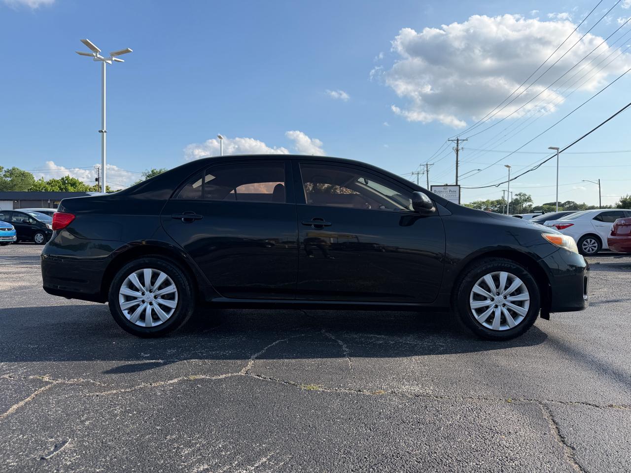 Toyota Corolla LE 2012