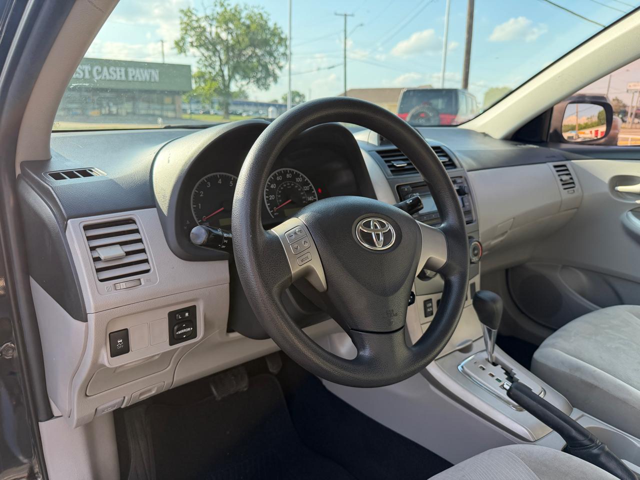 Toyota Corolla LE 2012