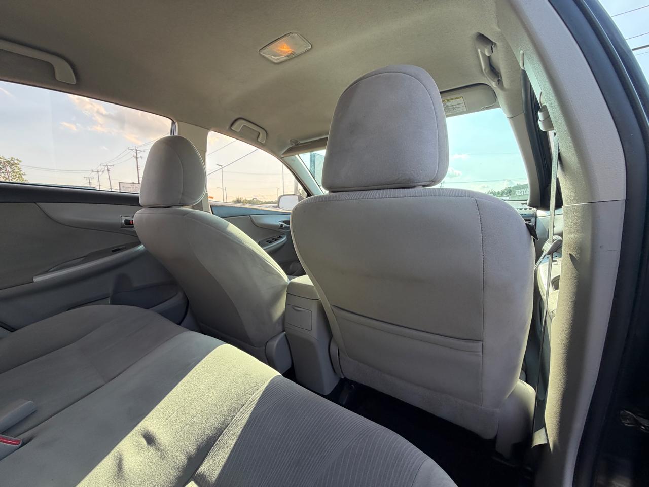 Toyota Corolla LE 2012