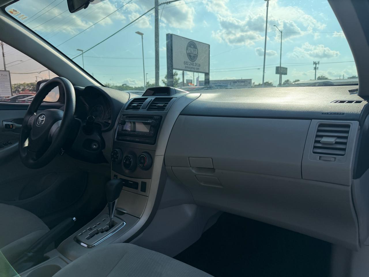 Toyota Corolla LE 2012