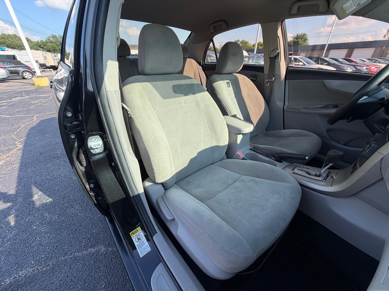 Toyota Corolla LE 2012