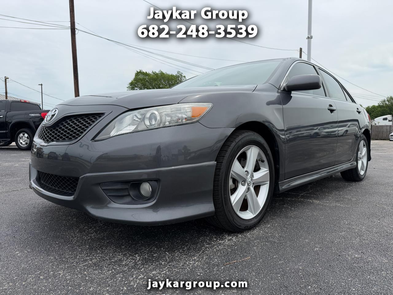 Toyota Camry SE 6-Spd AT 2011