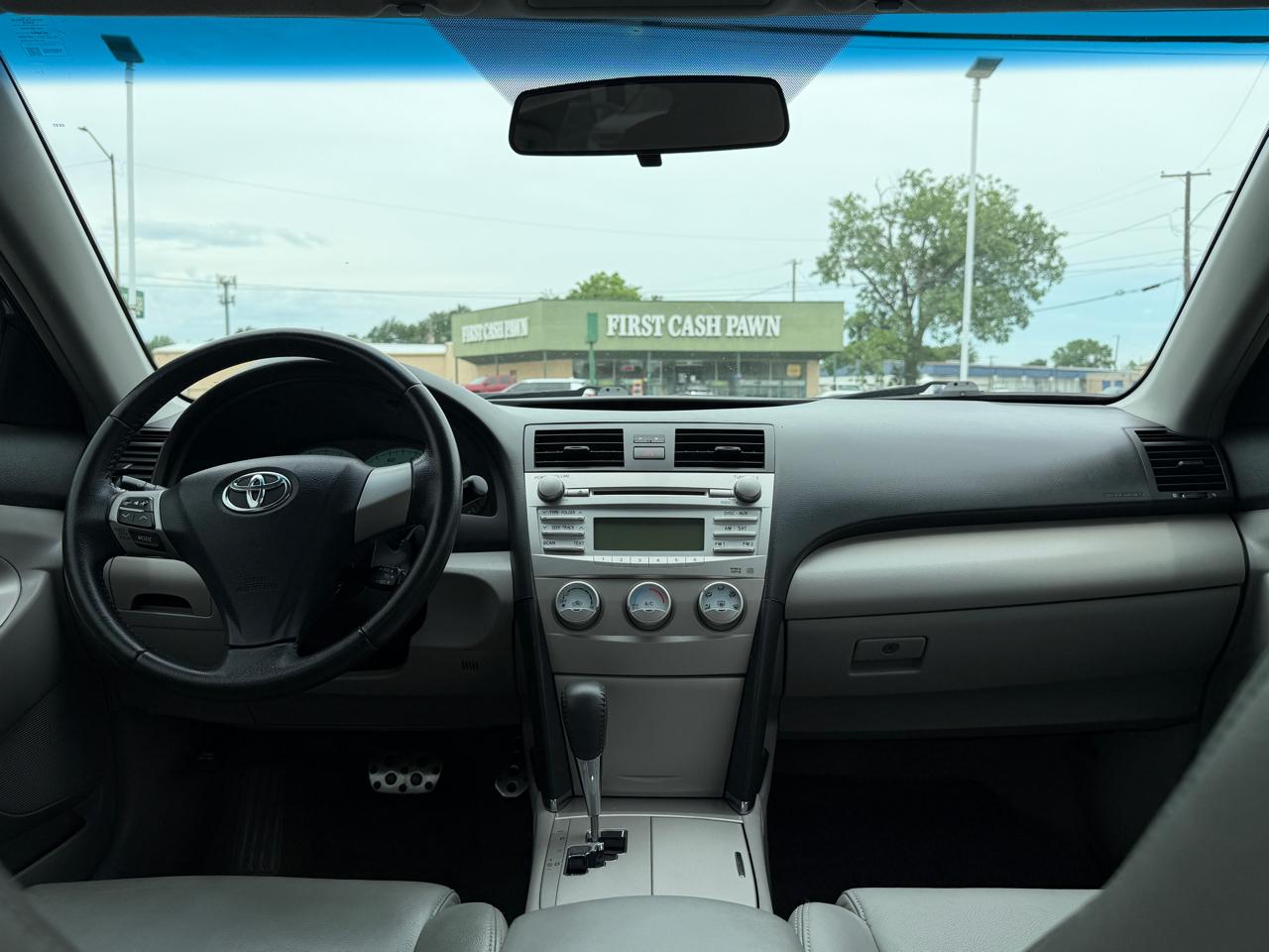 Toyota Camry SE 6-Spd AT 2011