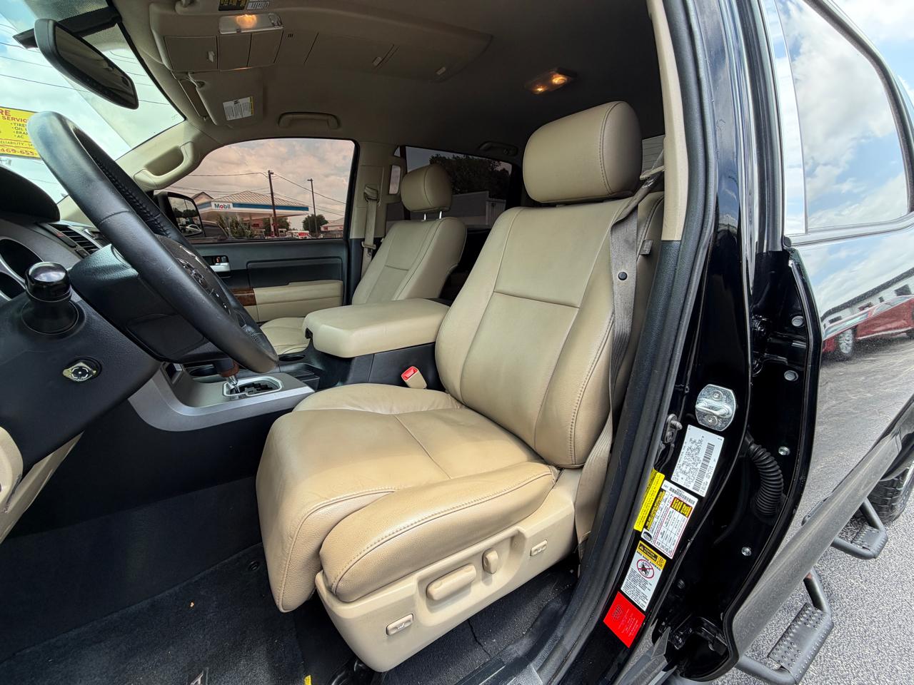 Toyota Tundra Limited 5.7L FFV CrewMax 4WD 2012
