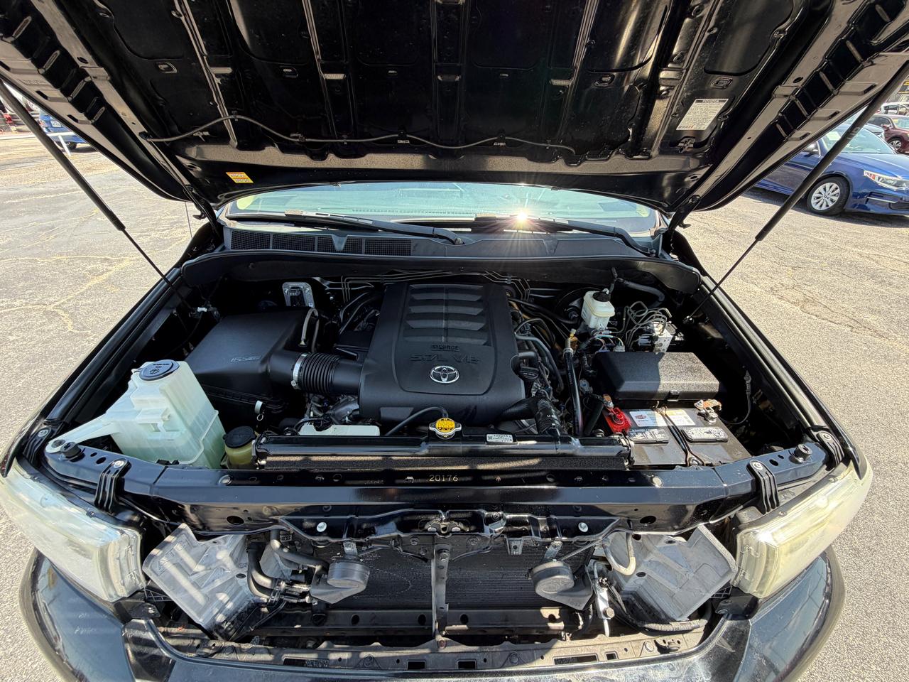 Toyota Tundra Limited 5.7L FFV CrewMax 4WD 2012