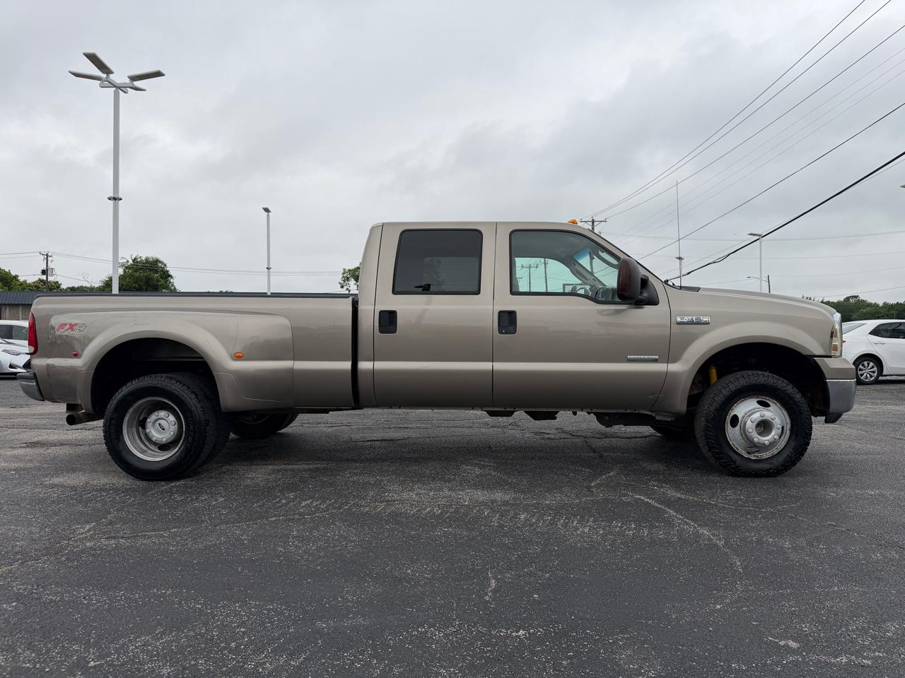 Ford F-350 SD XL Crew Cab 4WD DRW 2005
