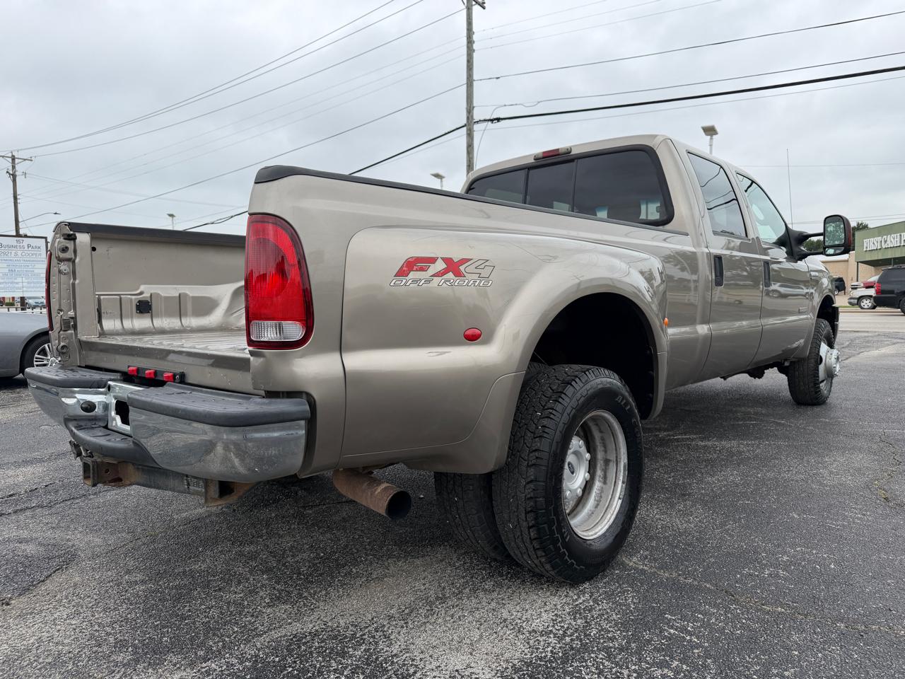 Ford F-350 SD XL Crew Cab 4WD DRW 2005