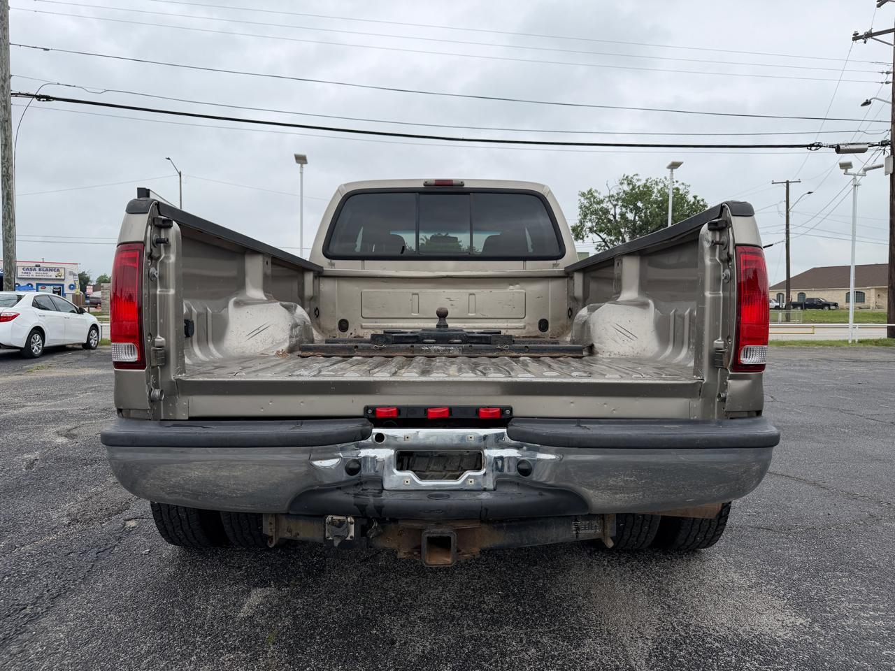 Ford F-350 SD XL Crew Cab 4WD DRW 2005