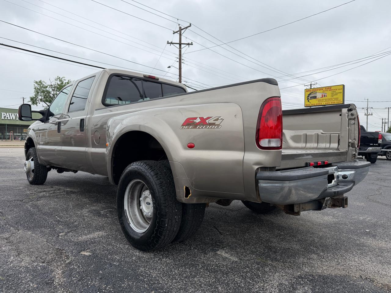 Ford F-350 SD XL Crew Cab 4WD DRW 2005
