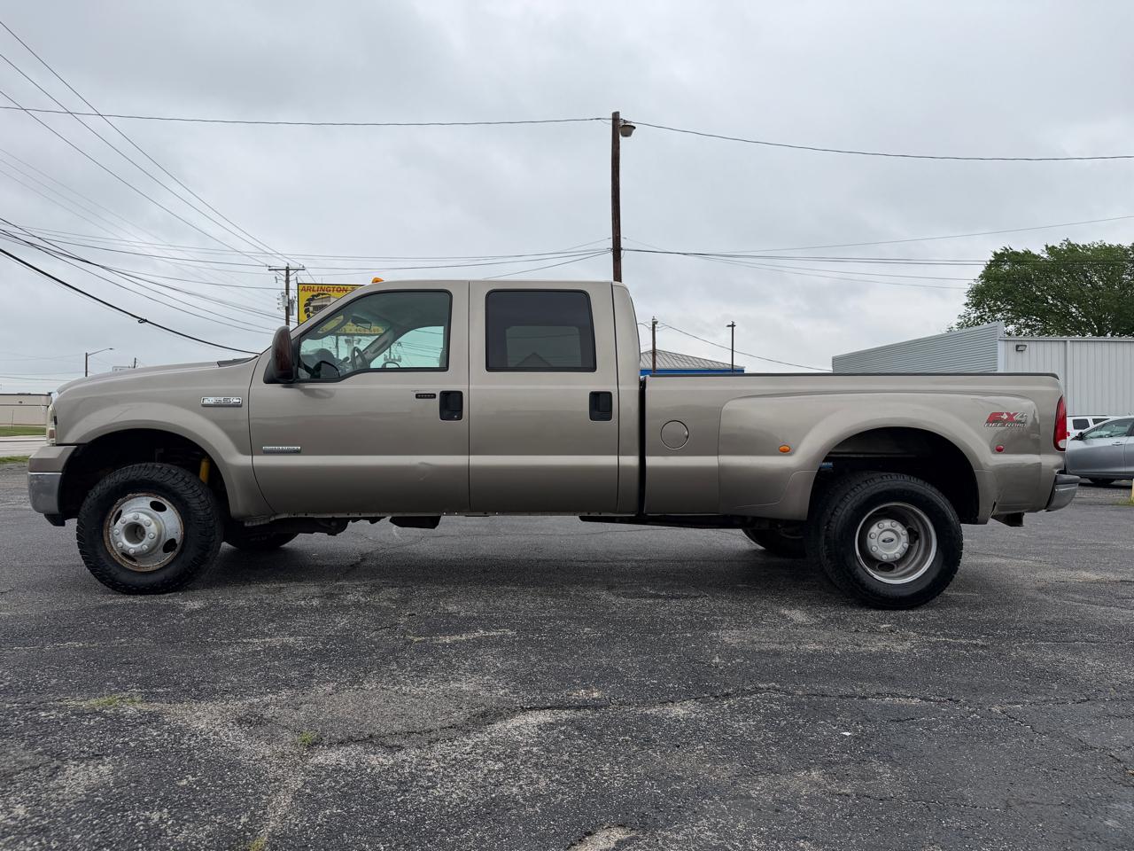 Ford F-350 SD XL Crew Cab 4WD DRW 2005