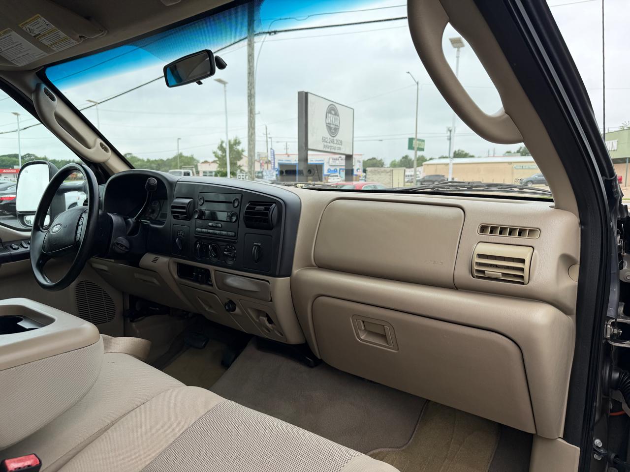 Ford F-350 SD XL Crew Cab 4WD DRW 2005