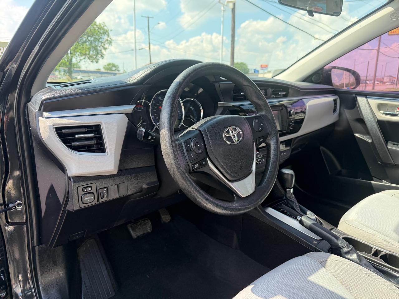 Toyota Corolla LE 2015