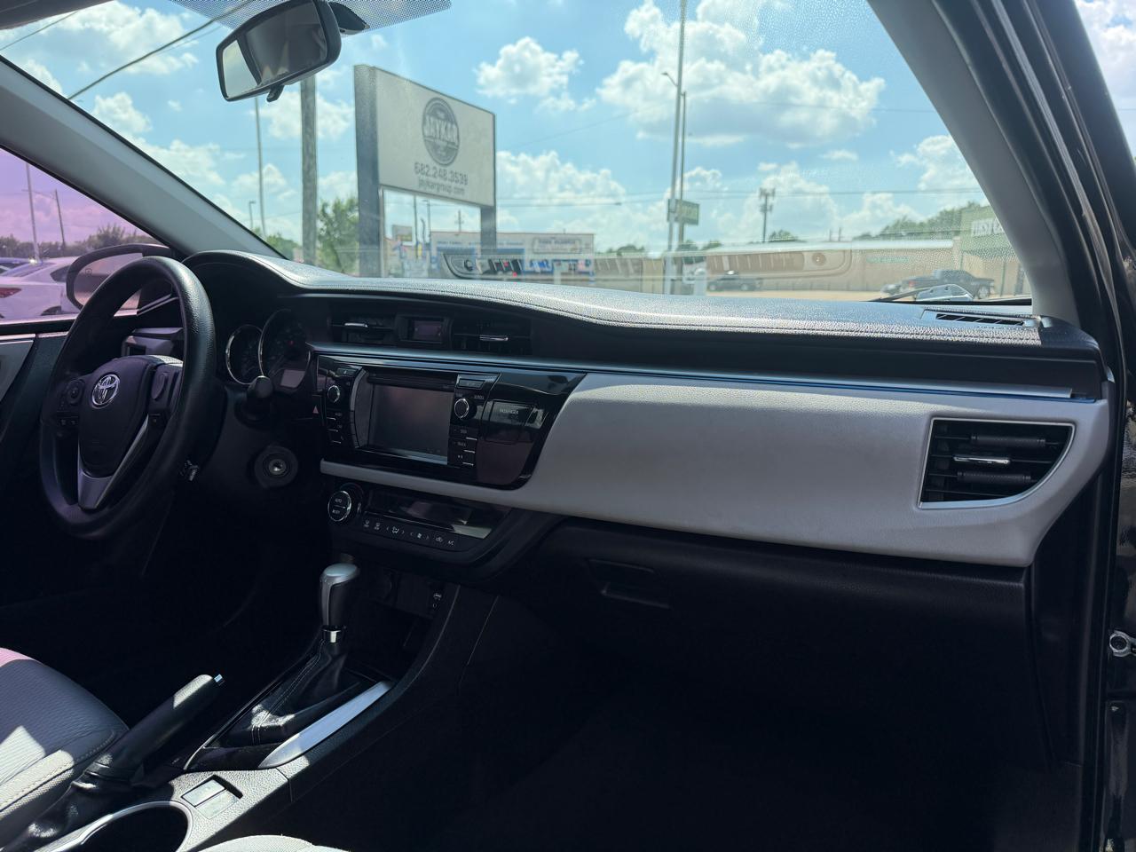Toyota Corolla LE 2015
