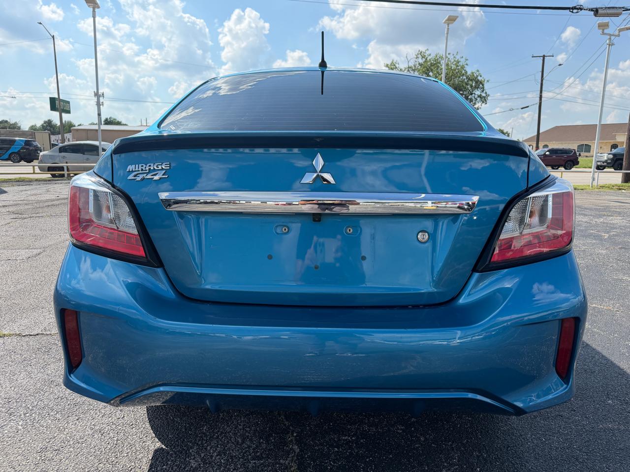 Mitsubishi Mirage G4 ES 2024