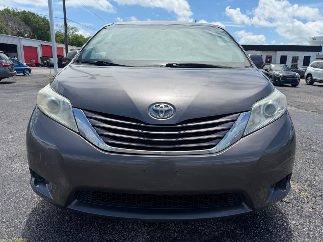 Toyota Sienna LE FWD 8-Passenger V6 2015