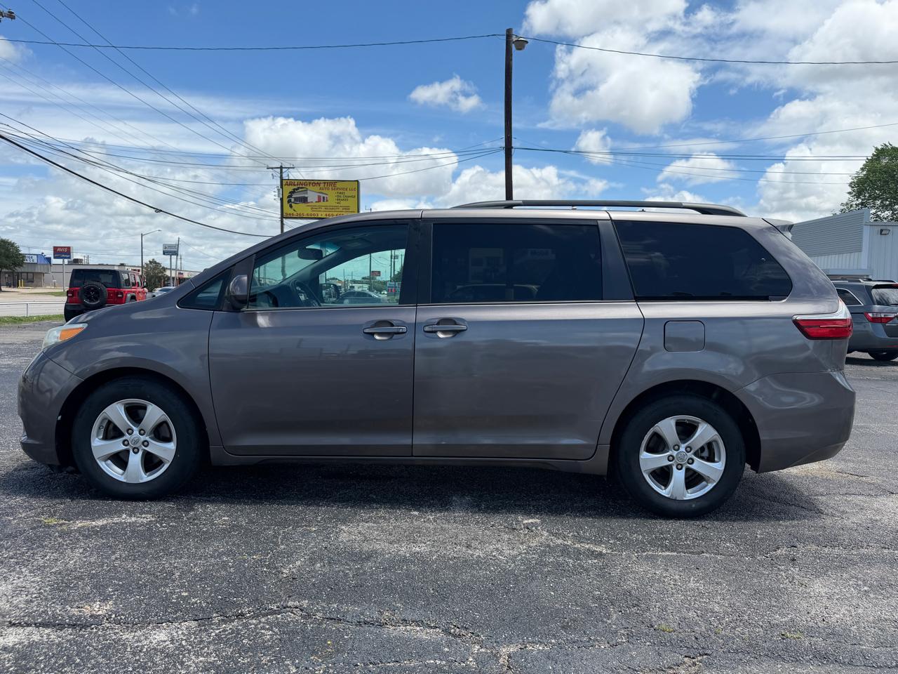 Toyota Sienna LE FWD 8-Passenger V6 2015