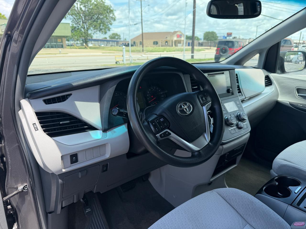 Toyota Sienna LE FWD 8-Passenger V6 2015