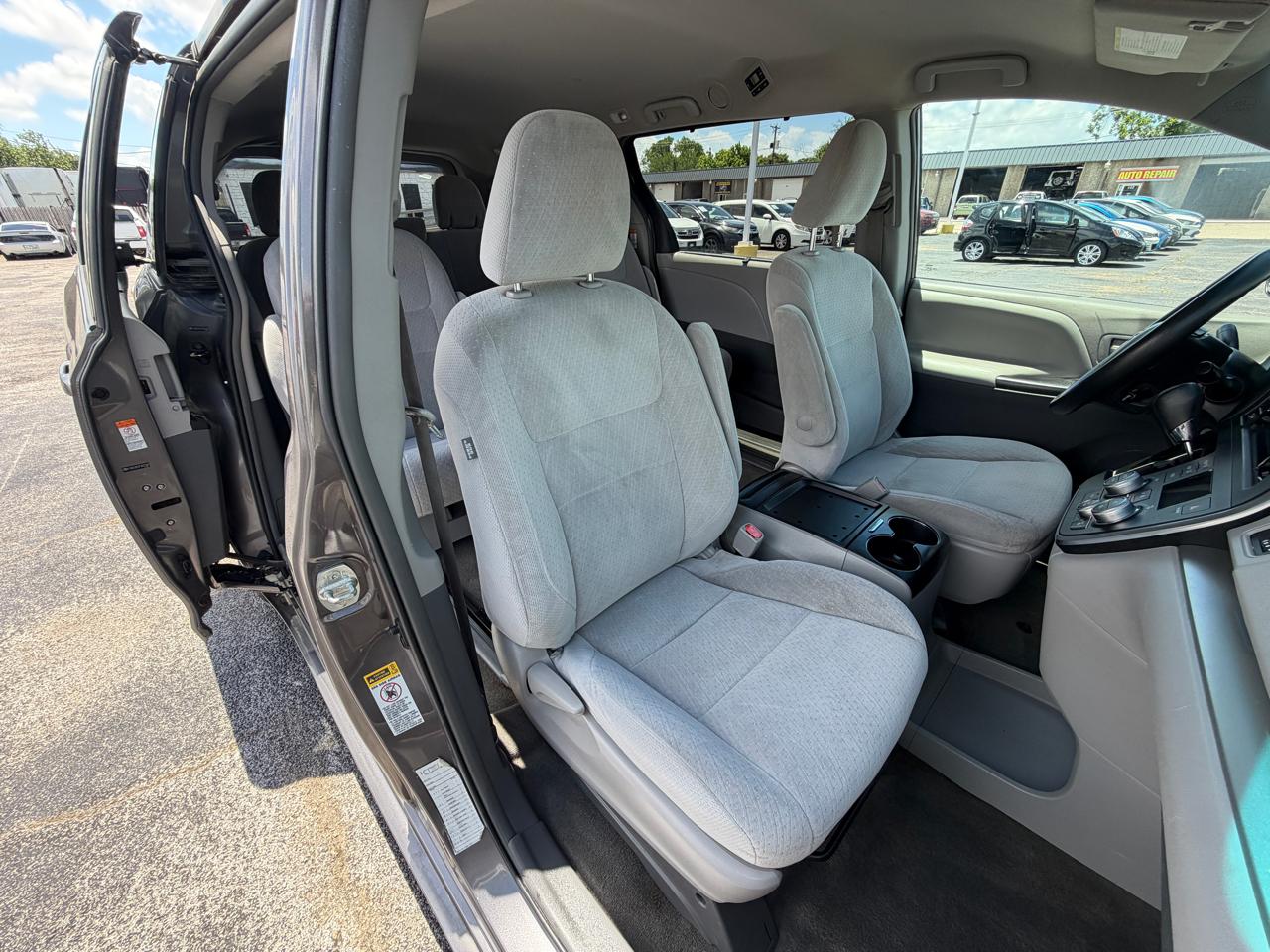 Toyota Sienna LE FWD 8-Passenger V6 2015