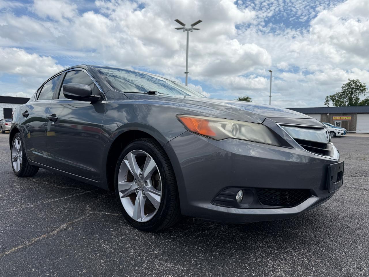 Acura ILX 5-Spd AT w/ Premium Package 2013