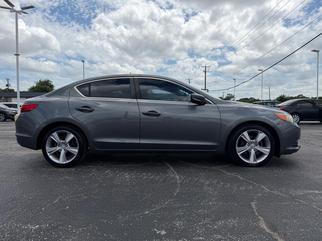 Acura ILX 5-Spd AT w/ Premium Package 2013