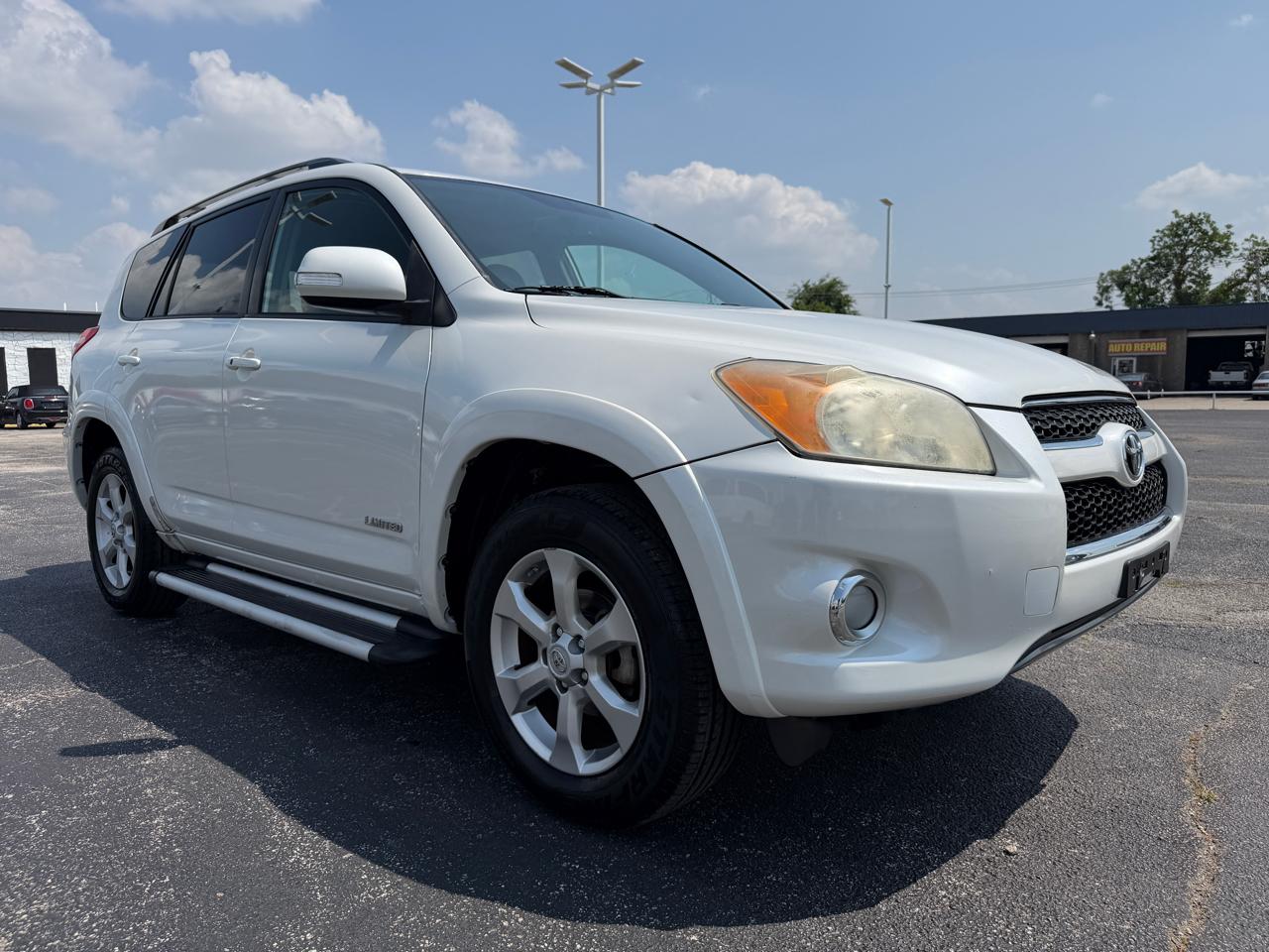 Toyota RAV4 Limited I4 2WD 2011