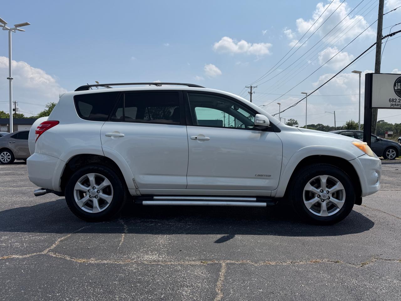 Toyota RAV4 Limited I4 2WD 2011