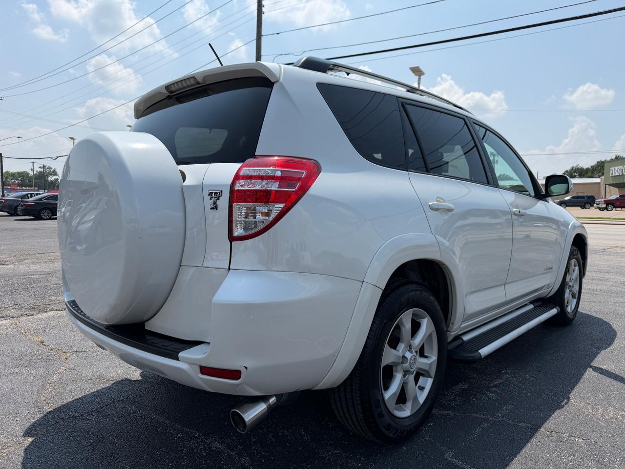 Toyota RAV4 Limited I4 2WD 2011