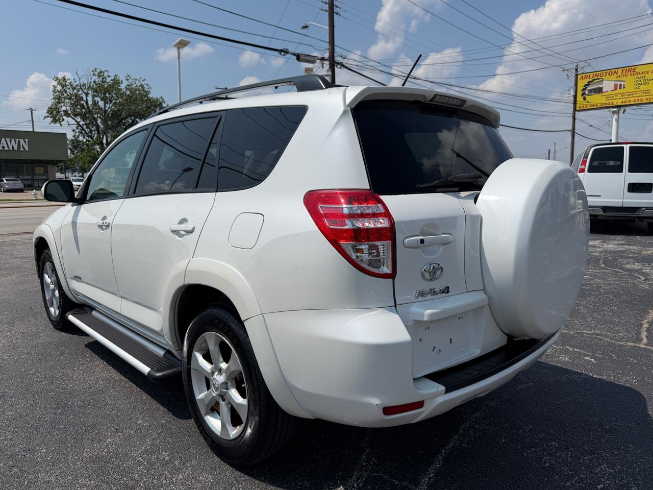 Toyota RAV4 Limited I4 2WD 2011