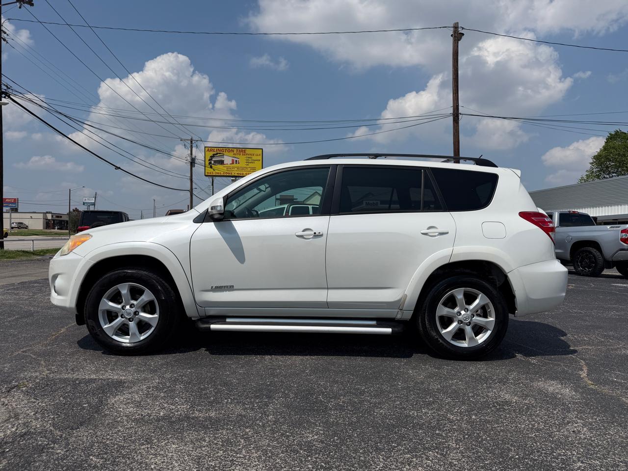 Toyota RAV4 Limited I4 2WD 2011