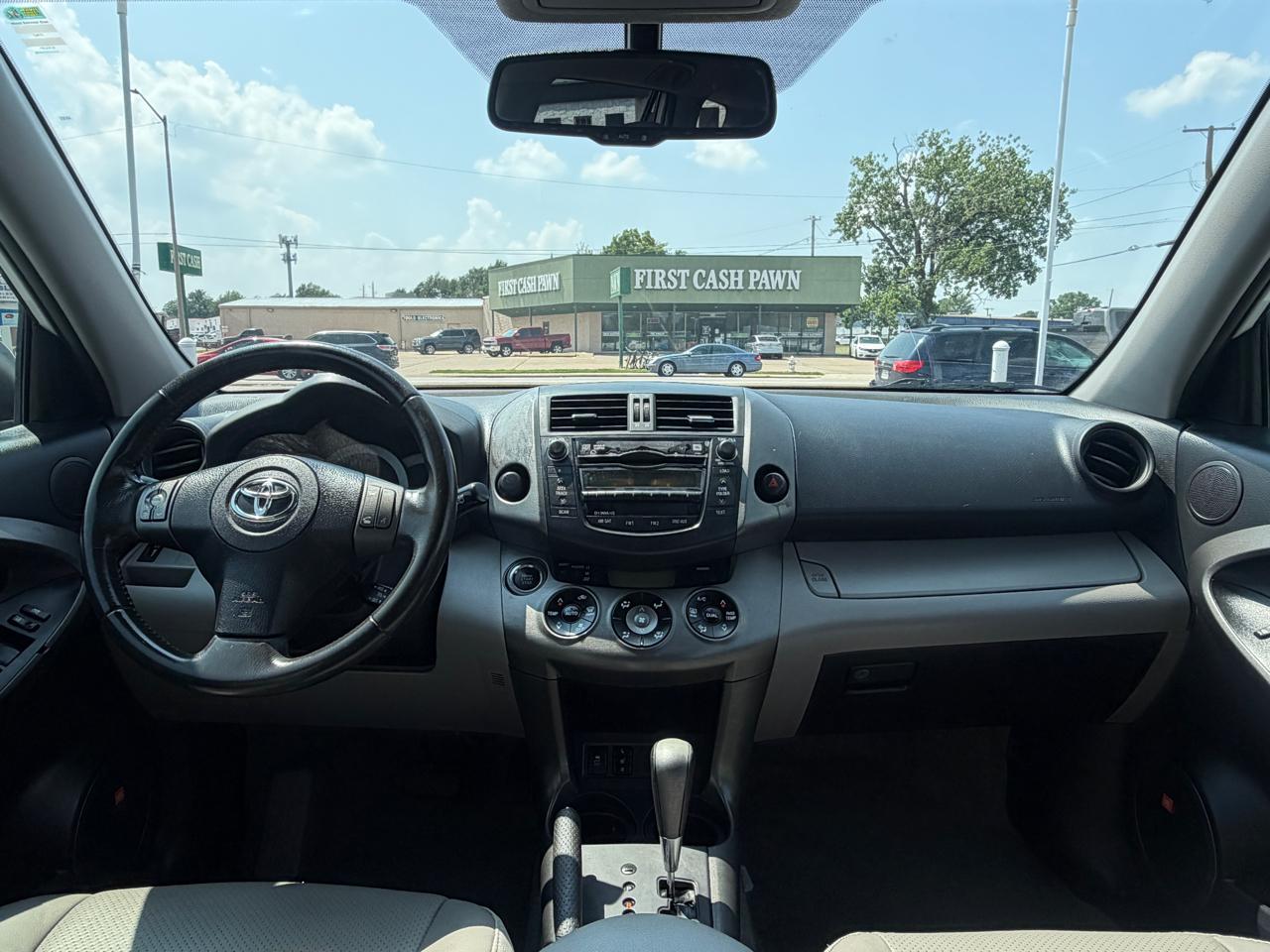 Toyota RAV4 Limited I4 2WD 2011