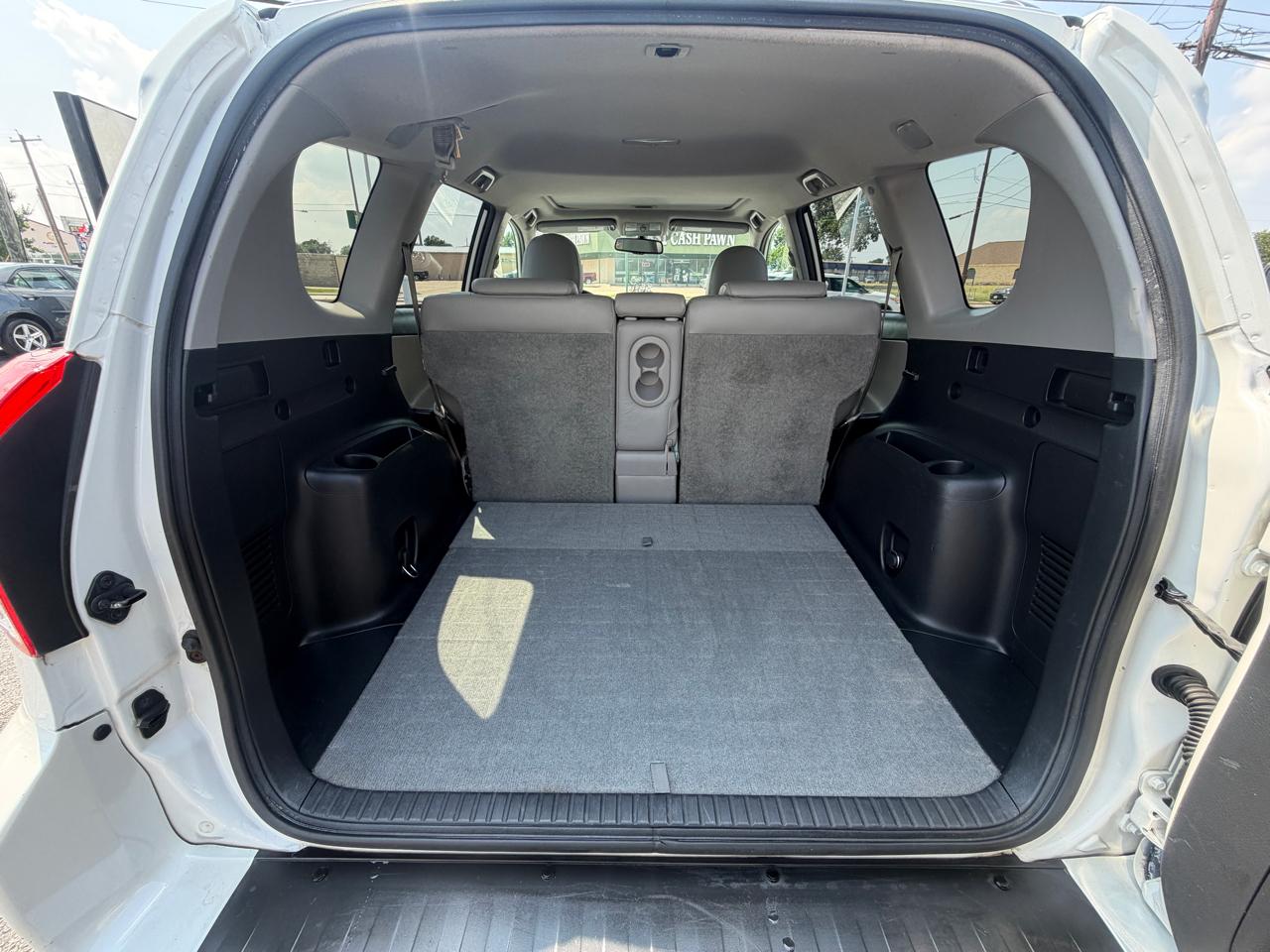 Toyota RAV4 Limited I4 2WD 2011