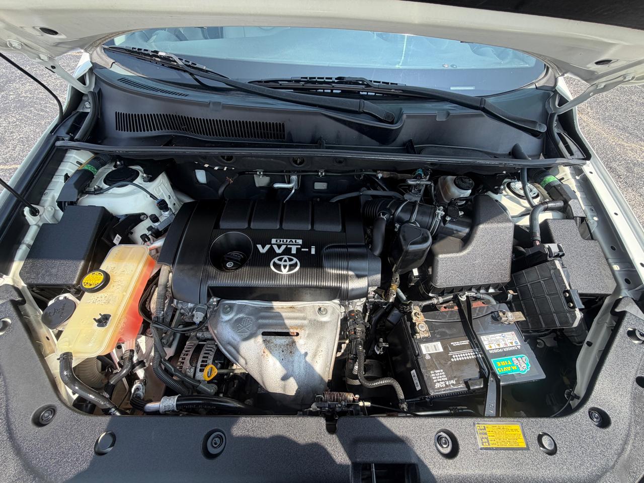 Toyota RAV4 Limited I4 2WD 2011