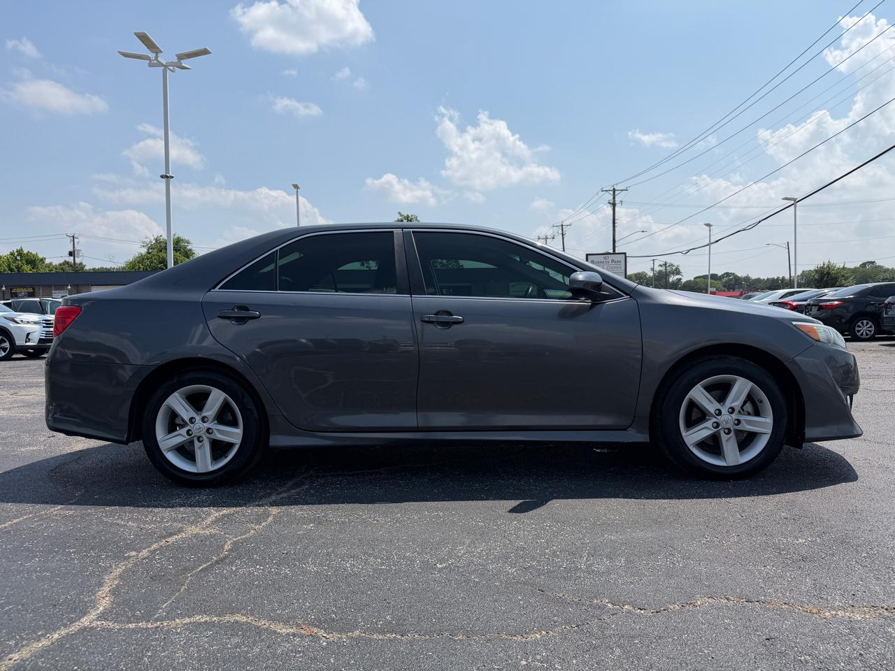 Toyota Camry SE 4D Sedan 2013