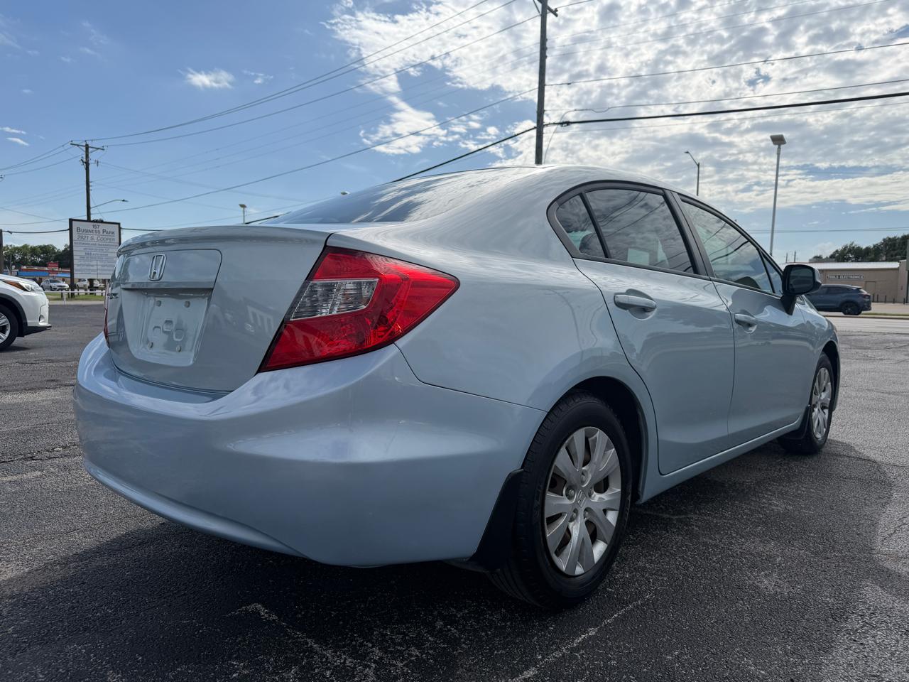 Honda Civic LX Sedan 5-Speed AT 2012