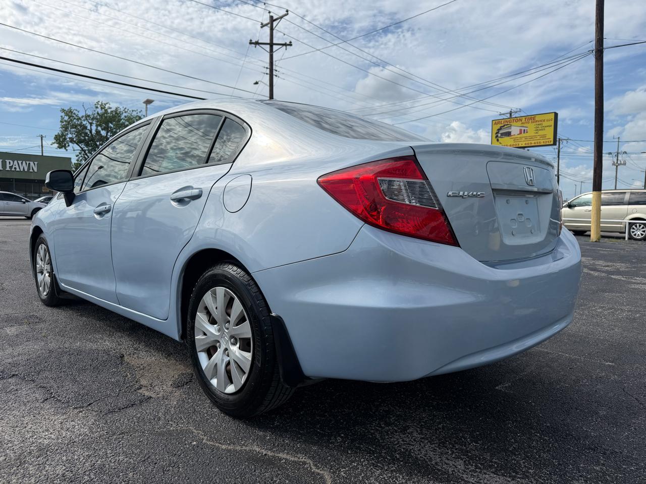 Honda Civic LX Sedan 5-Speed AT 2012