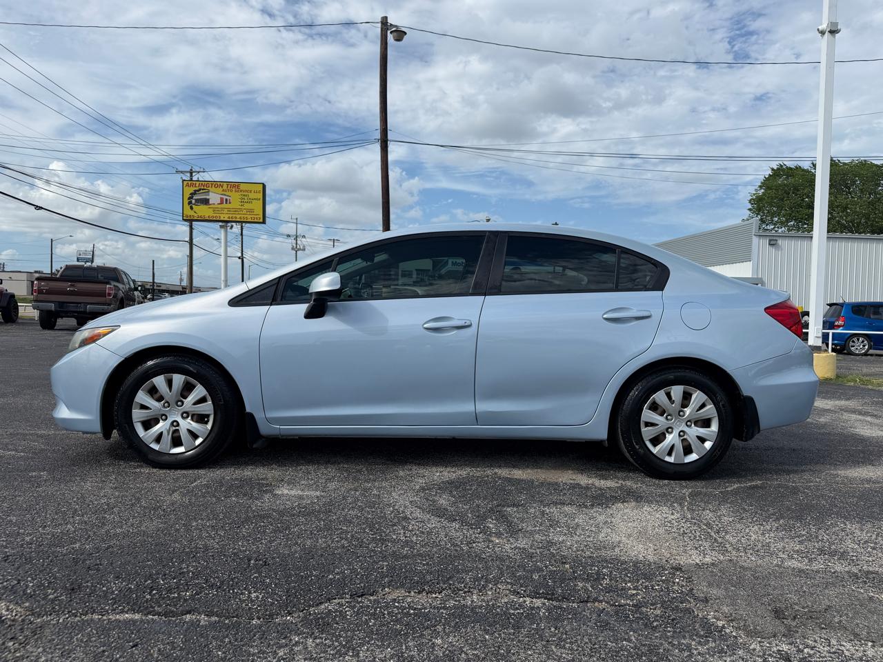Honda Civic LX Sedan 5-Speed AT 2012