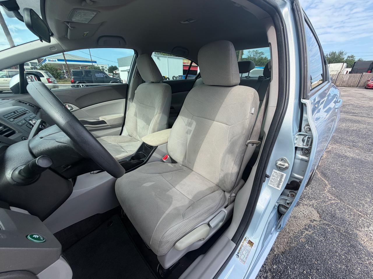 Honda Civic LX Sedan 5-Speed AT 2012