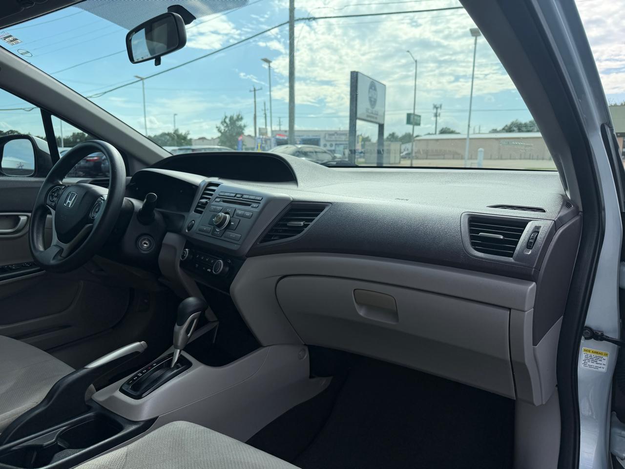 Honda Civic LX Sedan 5-Speed AT 2012