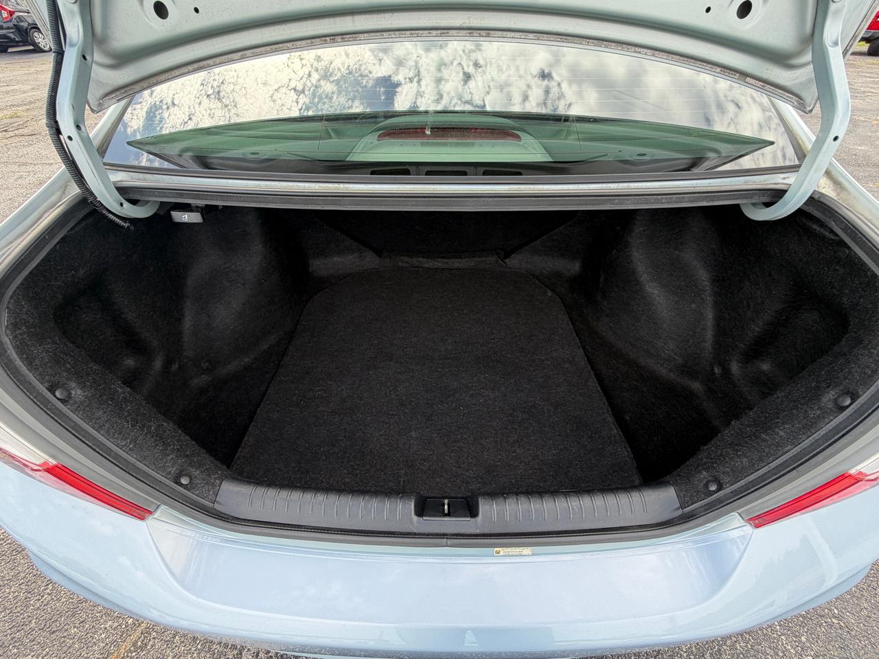 Honda Civic LX Sedan 5-Speed AT 2012