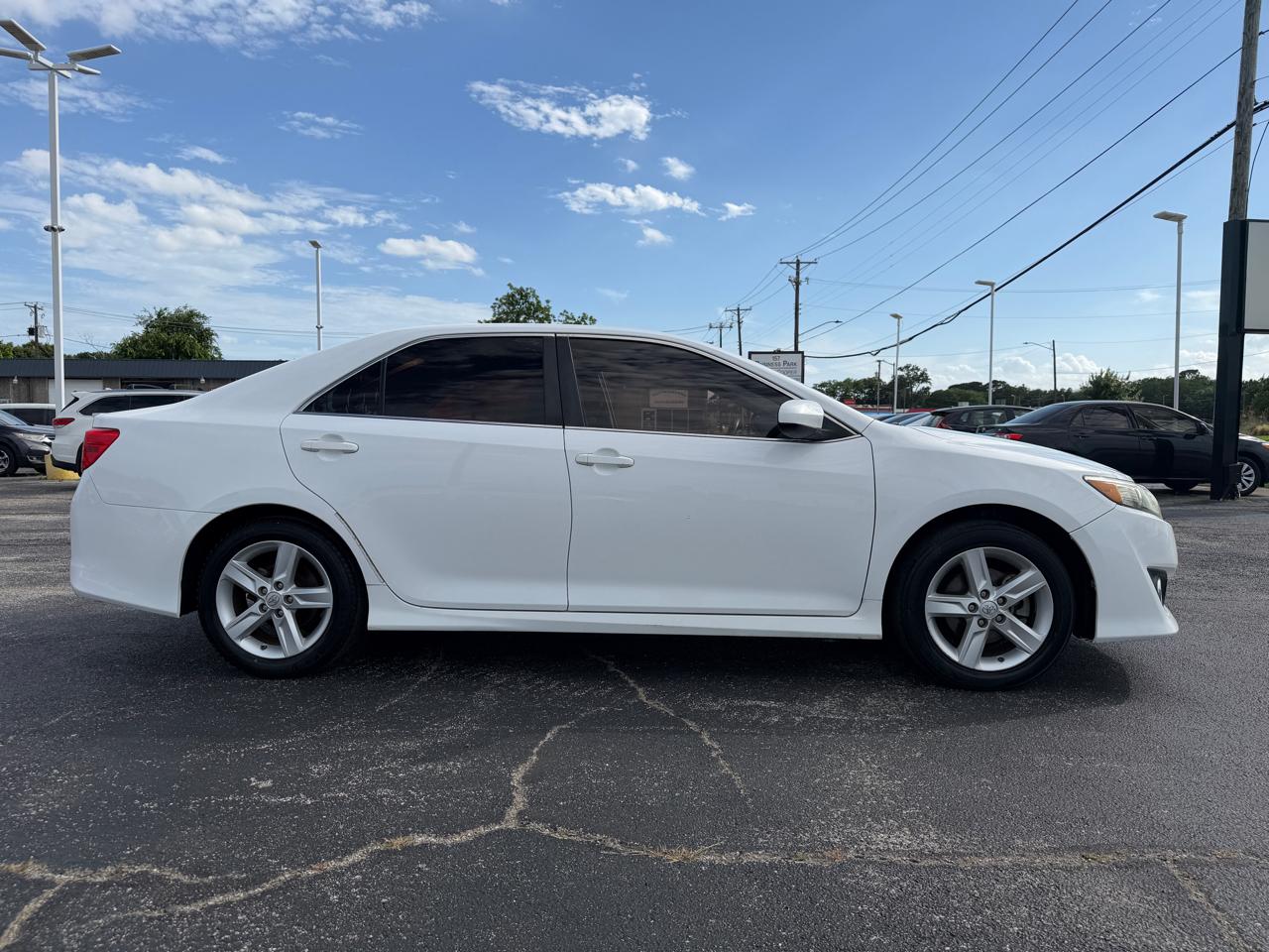Toyota Camry SE 2014