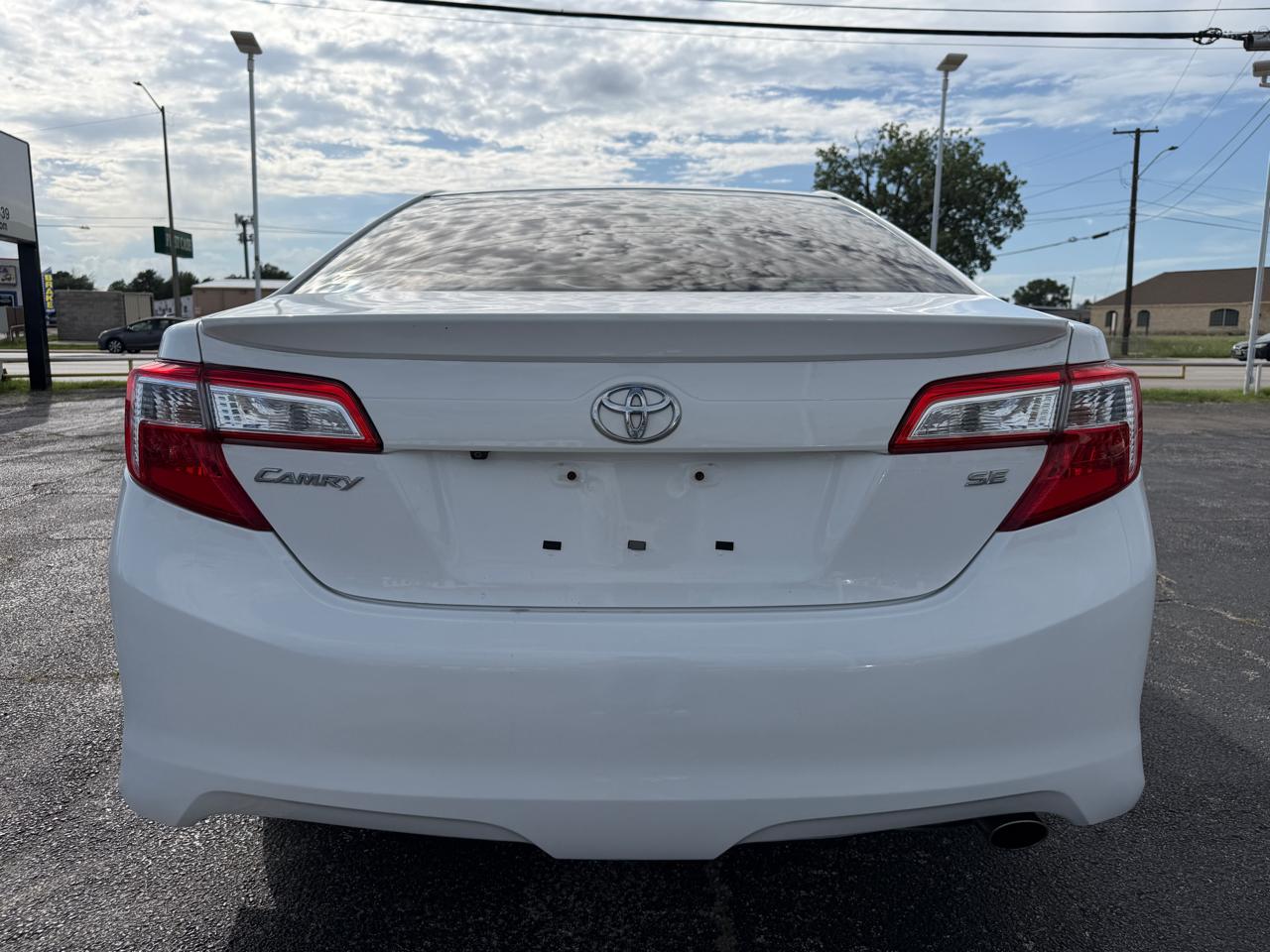 Toyota Camry SE 2014
