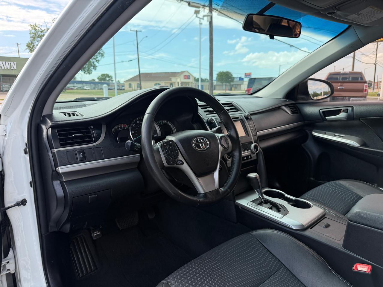 Toyota Camry SE 2014