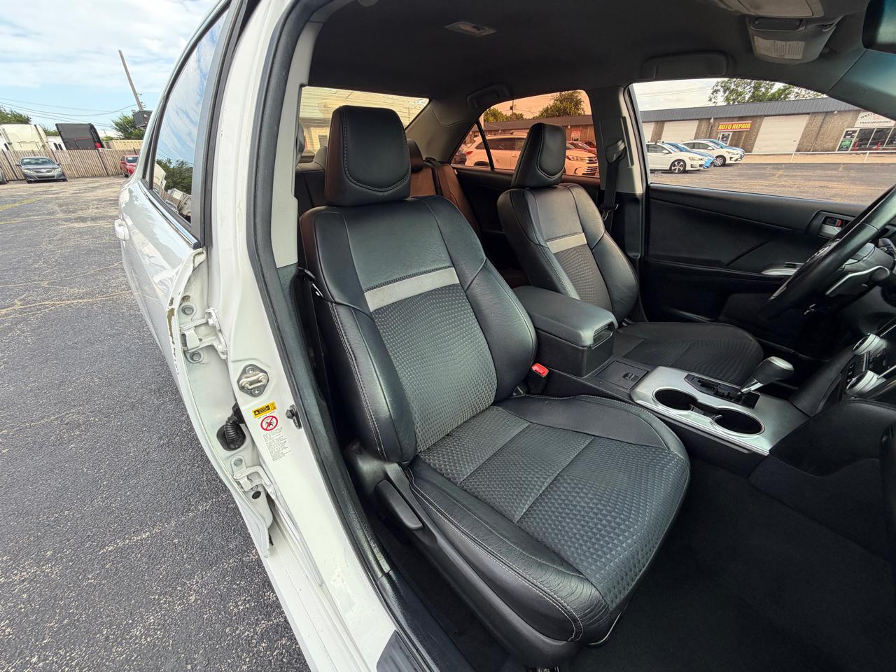 Toyota Camry SE 2014