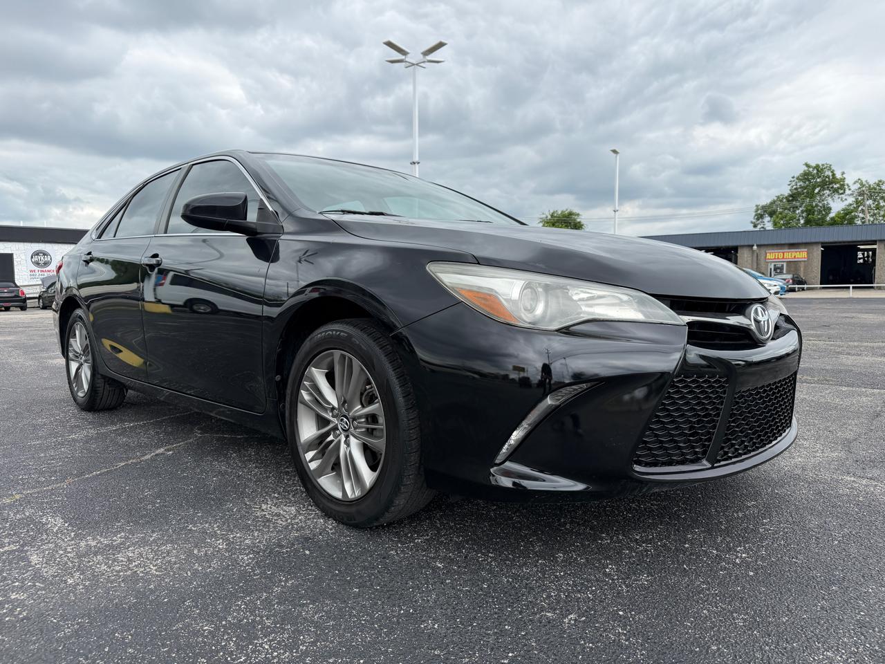 Toyota Camry SE 2017